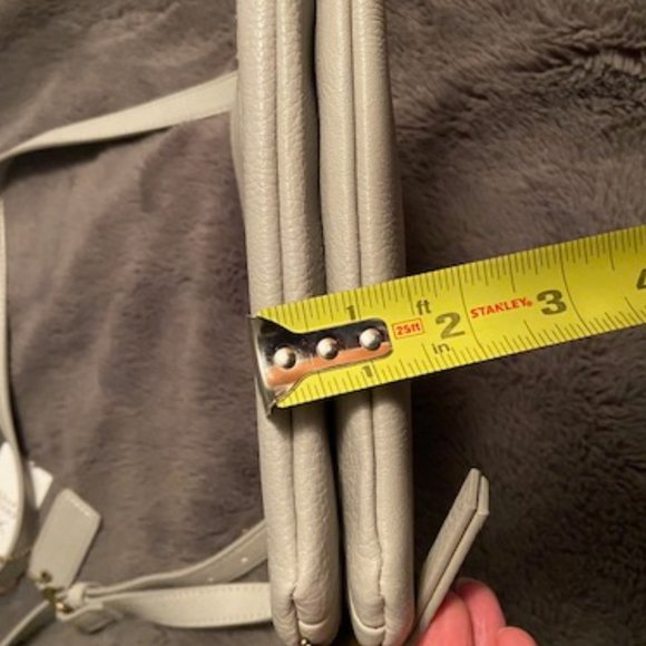 Denver Hayes Light Grey Crossbody purse NWT - Picture 8 of 11